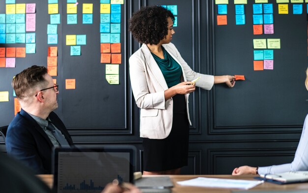 Quickly and effectively train teams and create your TMF plans and strategies